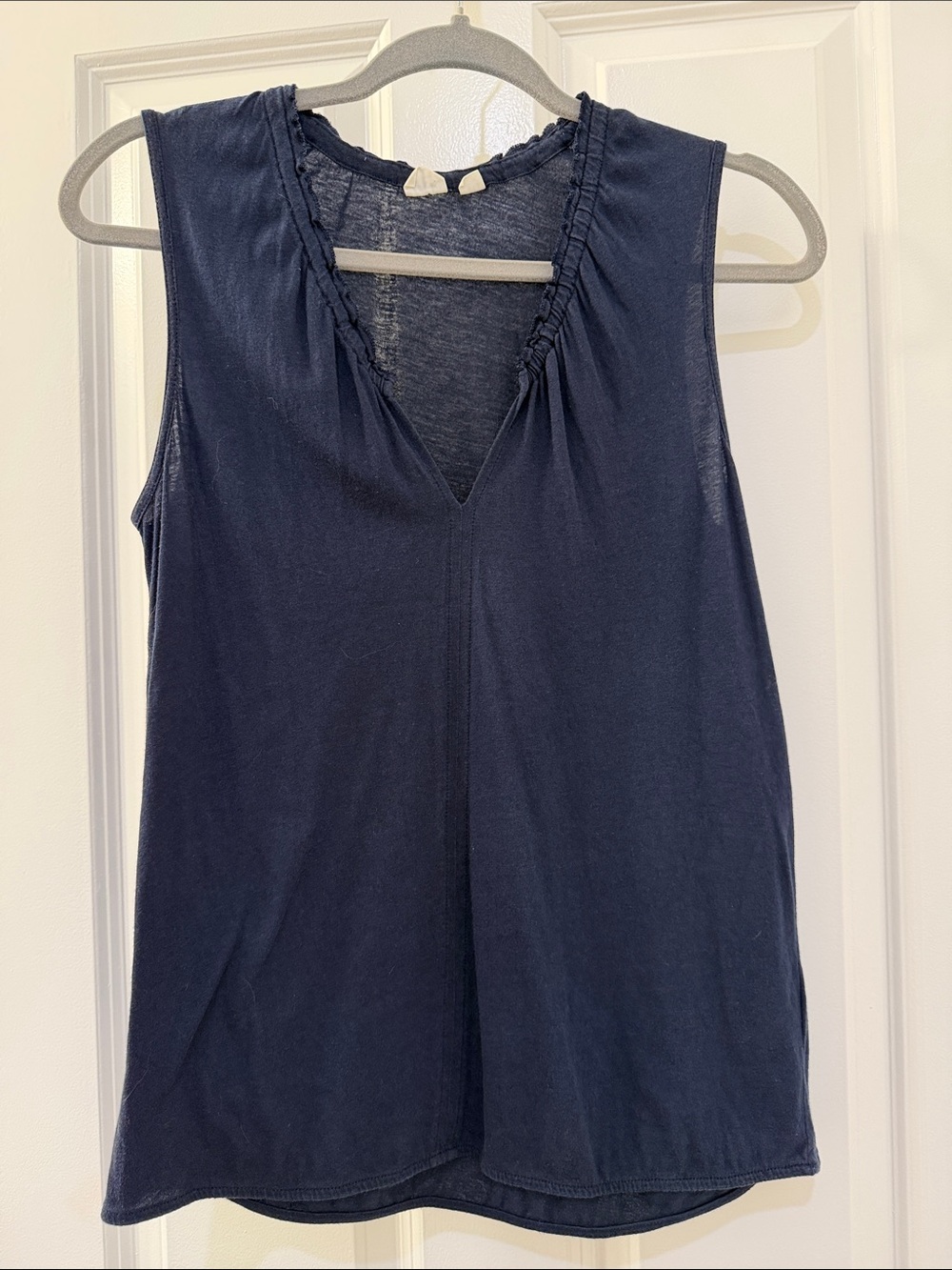 GAP Women’s Sleeveless Navy V-Neck Tank Top